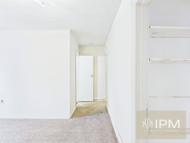 Building Photo - Charming 3 Bedroom, 1 Bath Home in Northeastern Schools!