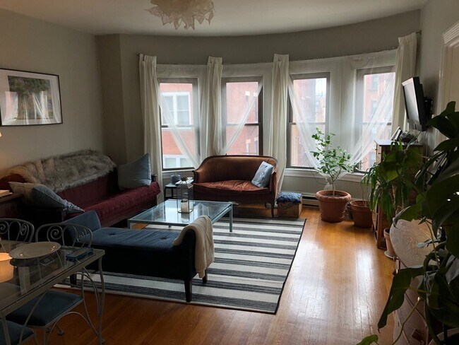Primary Photo - 857 Beacon St