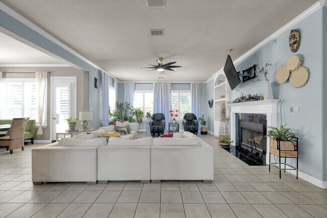 Building Photo - 71 La Jolla Cir