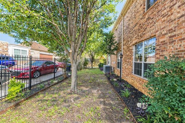 Building Photo - 1213 Vistawood Dr