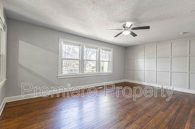 Building Photo - 5421 The Paseo