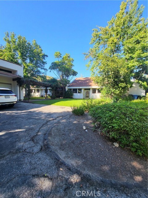 Building Photo - 191 Dapplegray Rd