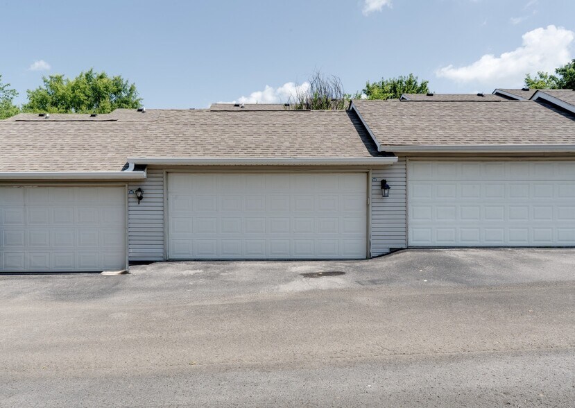 Building Photo - 104 Waterview Dr