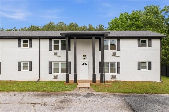 Building Photo - 610 N College Dr