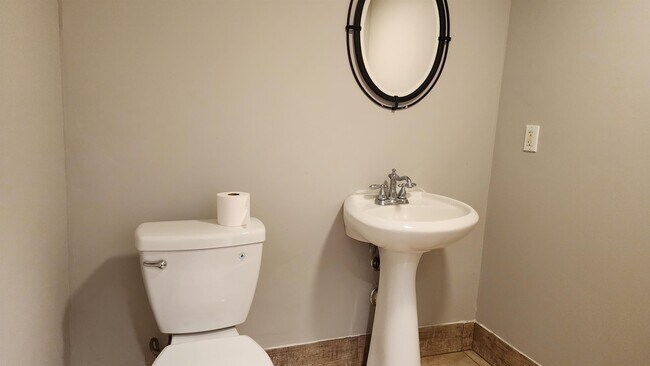 Building Photo - 5153 Oak Valley Dr