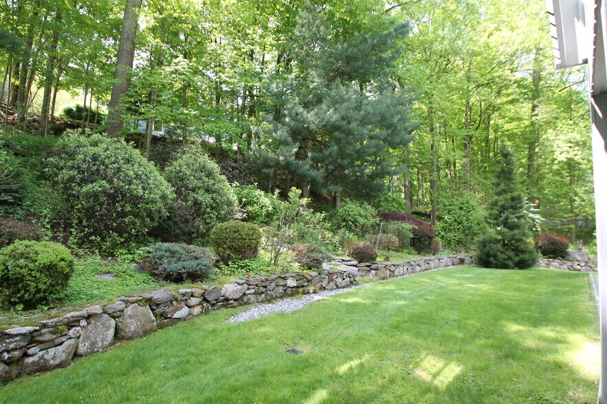 Building Photo - 78 Sturbridge Rd