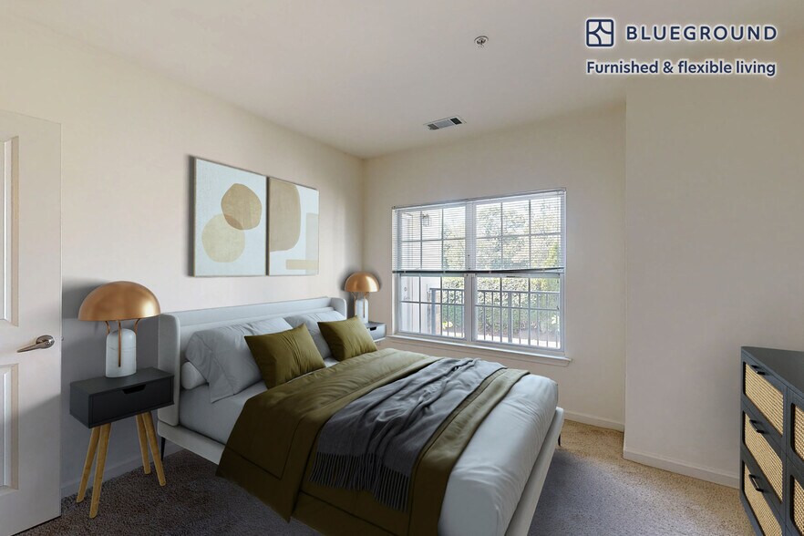 Building Photo - 80 N Central Ave