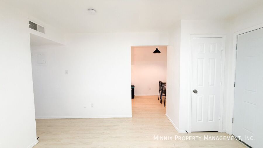Building Photo - 5005 Avenue W