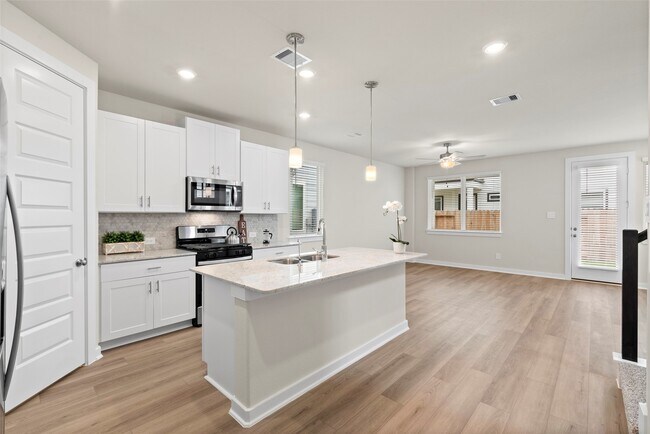 Building Photo - 10013 Rustic Charm St