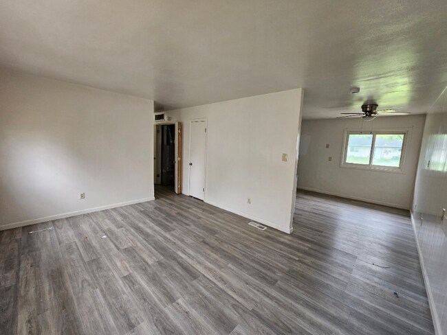 Building Photo - 105 Melvin Dr