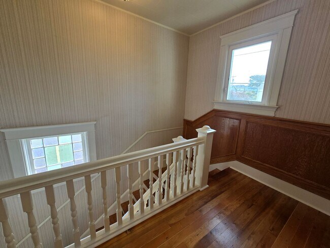 Building Photo - 369 8th St