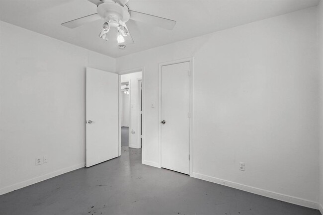 Building Photo - 1708 Chicon St