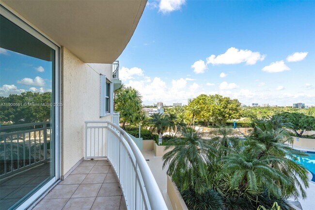 Building Photo - 2475 Brickell Ave