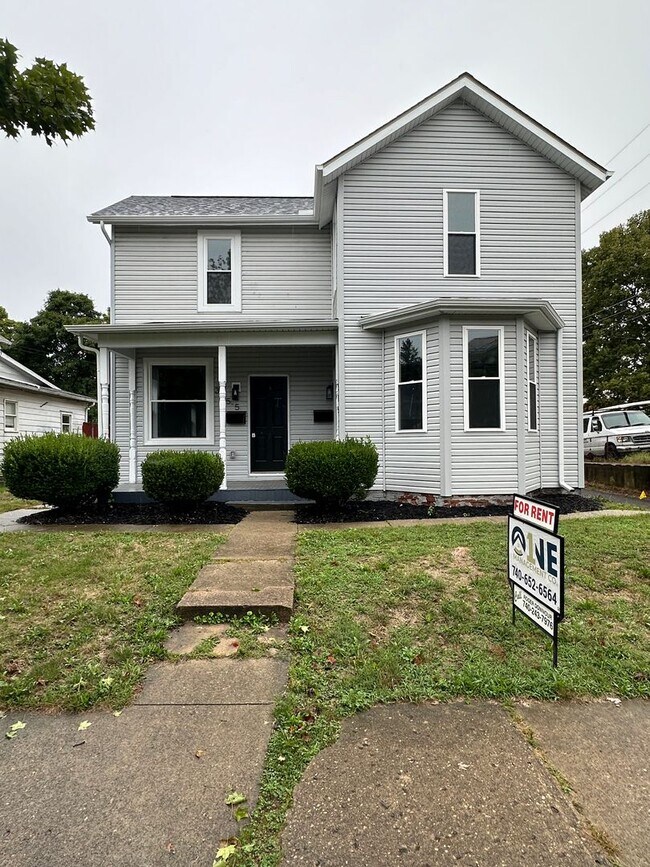 Primary Photo - 315 N Maple St