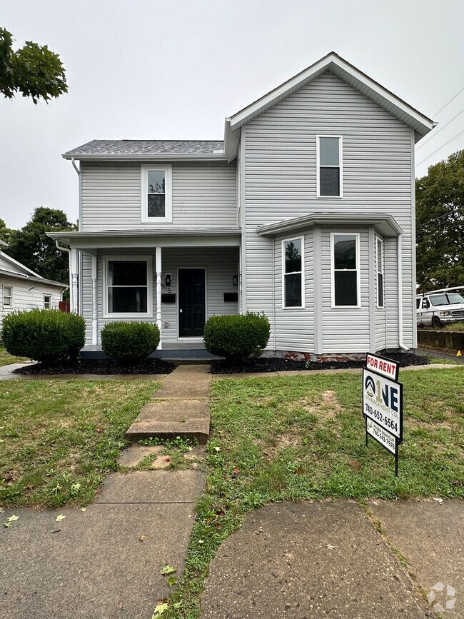 Building Photo - 315-315.5-3155 N Maple St