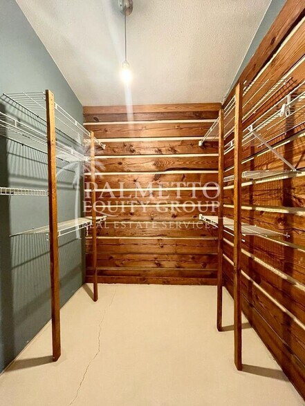 Building Photo - 5258 Ferguson Rd