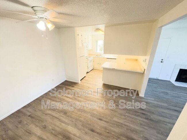 Building Photo - 529 Sandalwood Pl