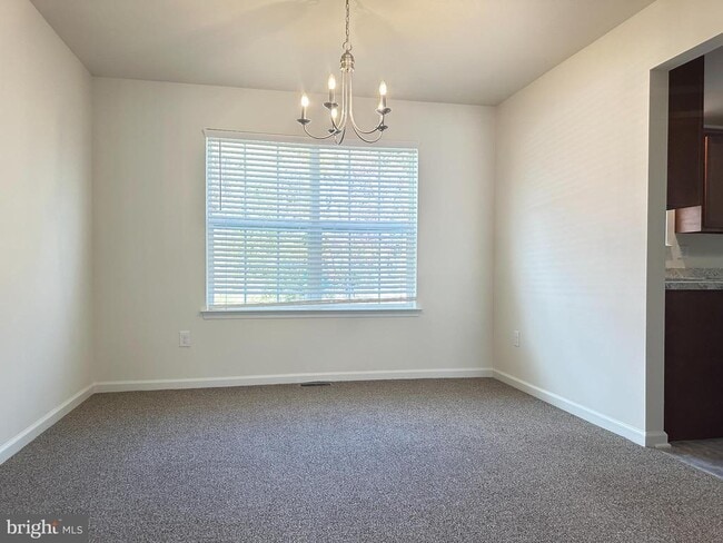 Building Photo - 377 Minck Ave