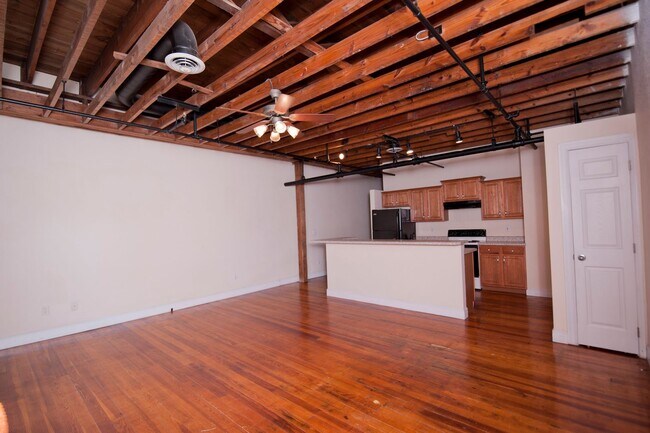 Building Photo - Market Olive 202