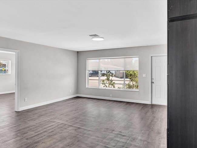 Building Photo - 54 SW 16th St