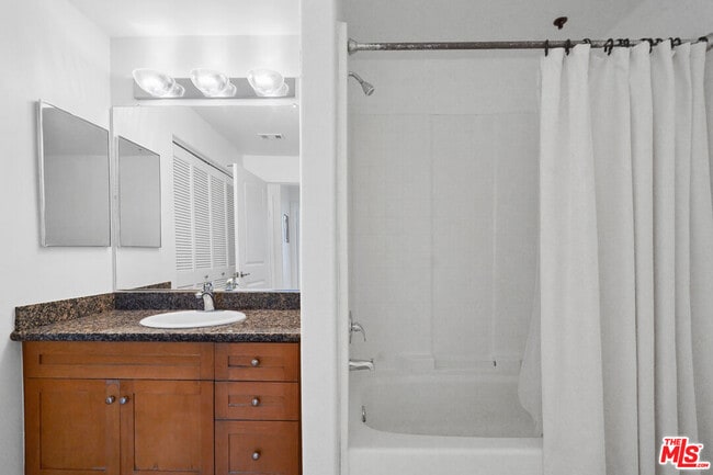 Building Photo - 100 S Alameda St