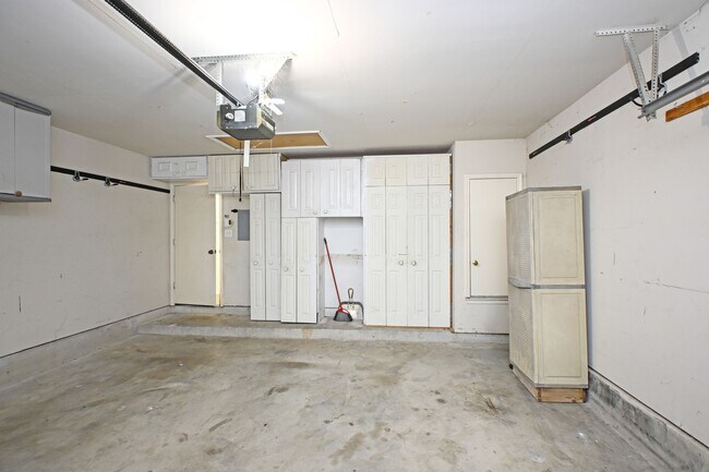Building Photo - 1131 River Rock