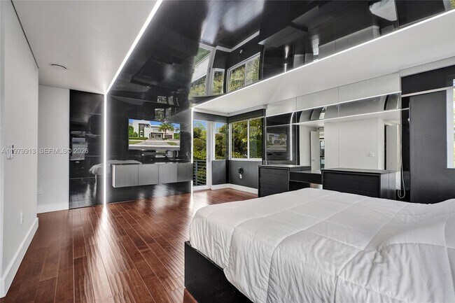 Building Photo - 10223 NW 75th Terrace