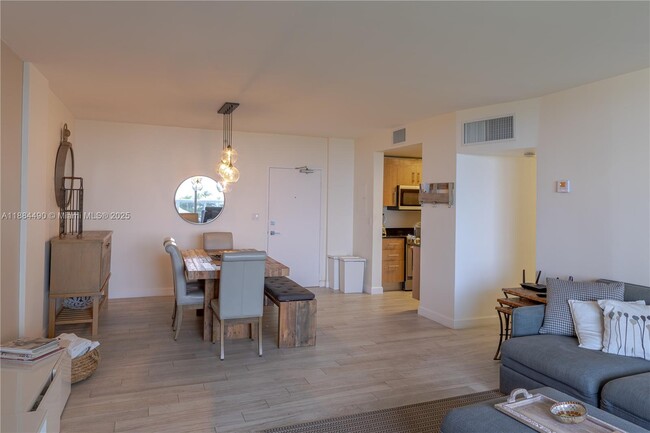 Building Photo - 10275 Collins Ave