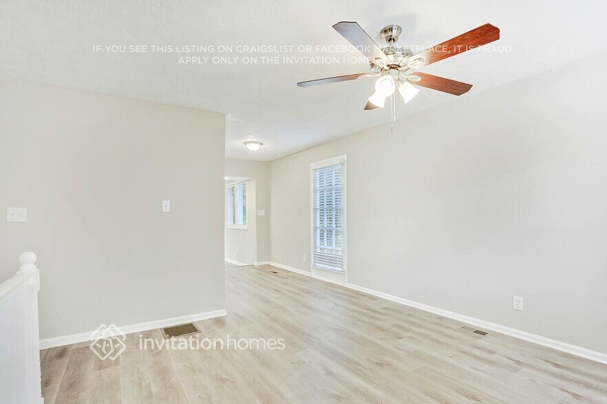 Building Photo - 6106 Shadow Glen Ct SW