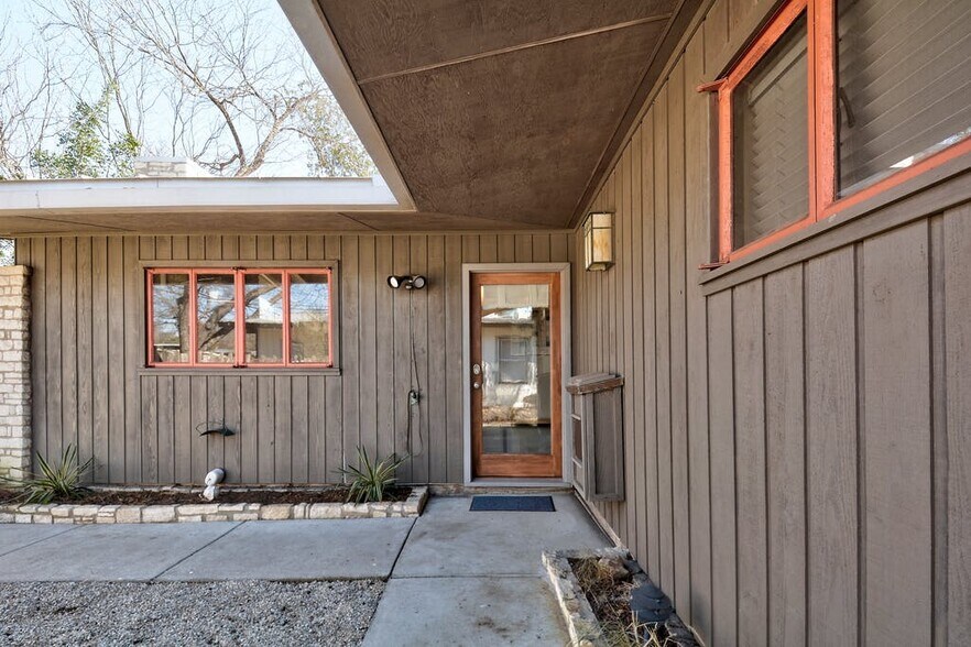 Building Photo - 1813 Dexter St