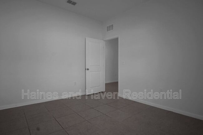 Building Photo - 456 Hennepin Lp