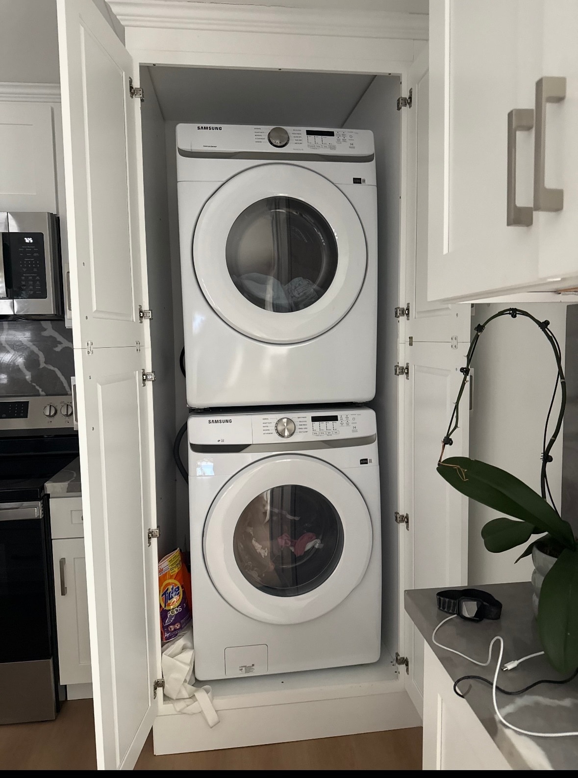 Building Photo - 22827 1/2 Calvert St