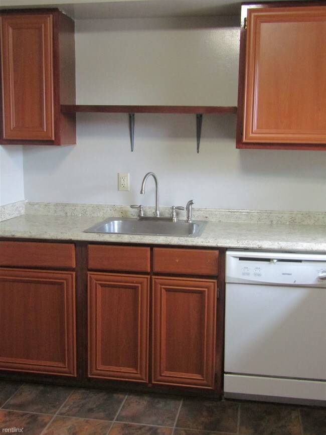 Building Photo - 3 br, 2 bath Condo - Greenwich Ave Condo