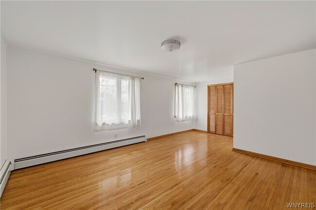 Building Photo - 4 Villa Moraine Dr