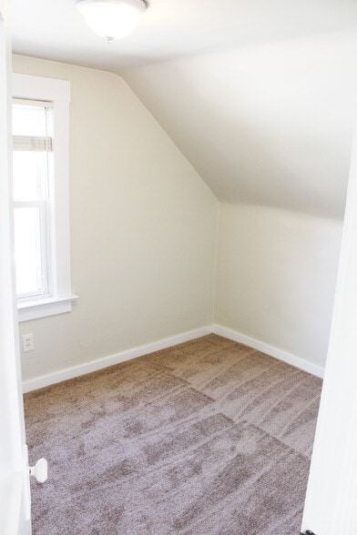 Bedroom - 17606 Franklin Ave