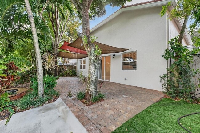 Building Photo - 6249 NW 78th Manor