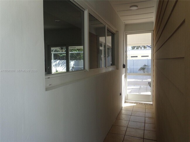 Building Photo - 1565 Thumb Point Dr