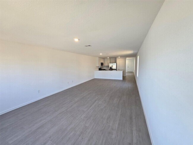 Building Photo - 18658 Periwinkle Brk Dr