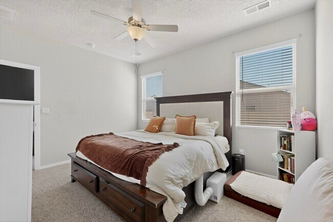 Building Photo - 10650 Valedon Ln SW