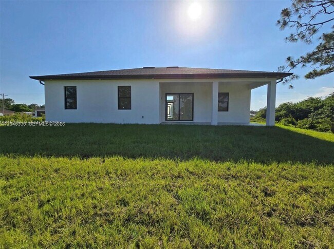 Building Photo - 815 Anaconda Ave S