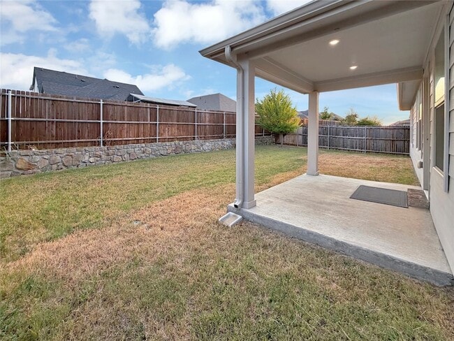 Building Photo - 503 Fox Ridge Dr