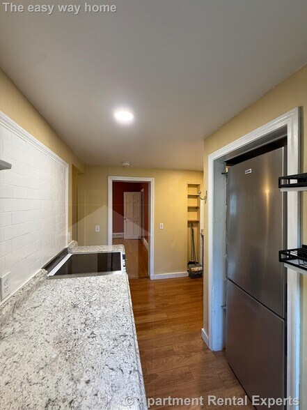 Building Photo - 11 Beech St