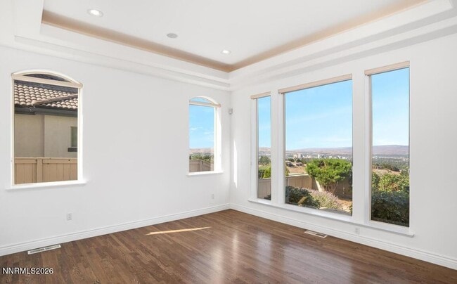 Building Photo - 4690 Aberfeldy Rd