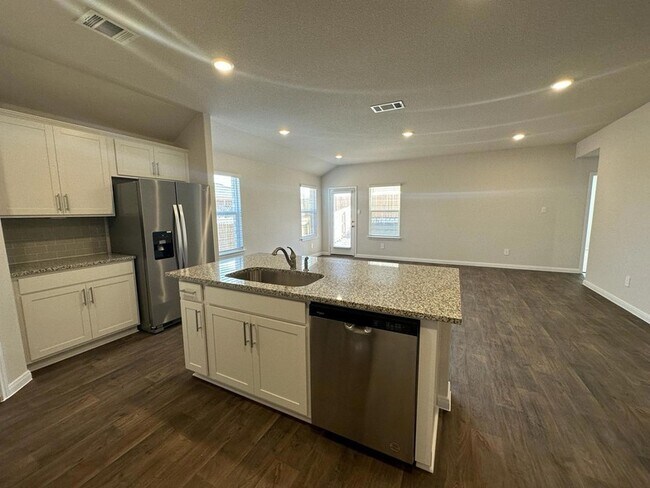 Building Photo - 113 Briggs Ln