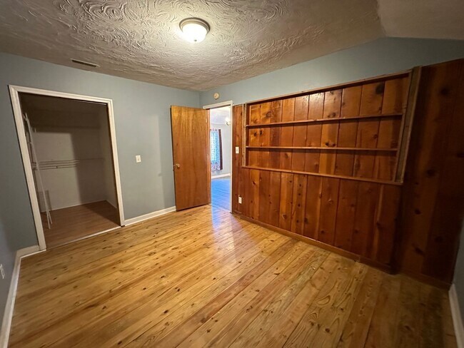 Building Photo - 1922 W Washington- Single Family Home