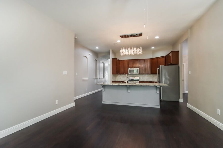 Building Photo - 21620 Hackamore Ct