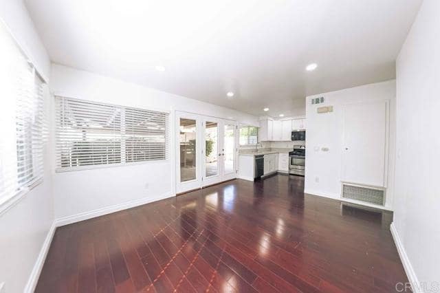 Building Photo - 10670 Esmeraldas Dr