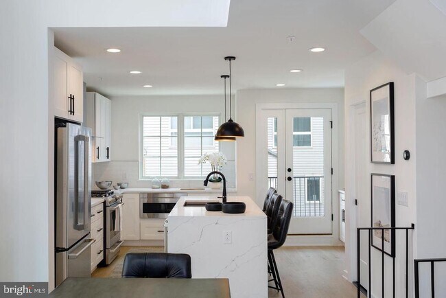 Building Photo - 3401 Hamilton St