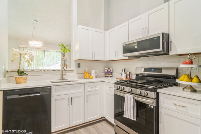 Building Photo - 542 Lyon Dr