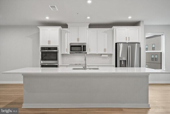Building Photo - 14256 Newbrook Dr